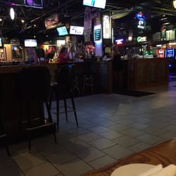 Molly's Eatery & Drinkery - So empty