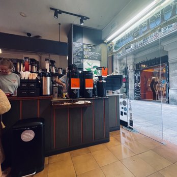 El Magnífico - Coffee & Tea Near Me - Barcelona, B El Magnífico - Coffee & Tea Near Me - Barcelona, B