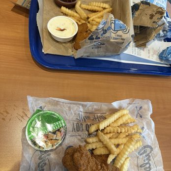 Culver's - Buffalo kids tender, regular kids tender. - Fast Food Near Me - Winter Garden, Florida