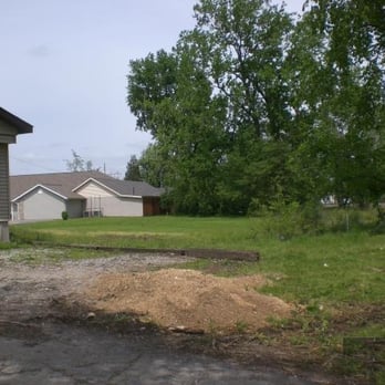 Richard's Tree Service - a view of the back yard - Tree Services Near Me - Edwardsville, Illinois