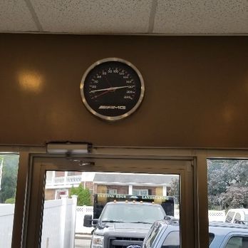 Pleasant Car Care - We've got plenty of space for you to lounge while you wait for your vehicle's oil change, brake service, or tire replacement. - Auto Repair Near Me - Watertown, Massachusetts Pleasant Car Care - We've got plenty of space for you to lounge while you wait for your vehicle's oil change, brake service, or tire replacement. - Auto Repair Near Me - Watertown, Massachusetts