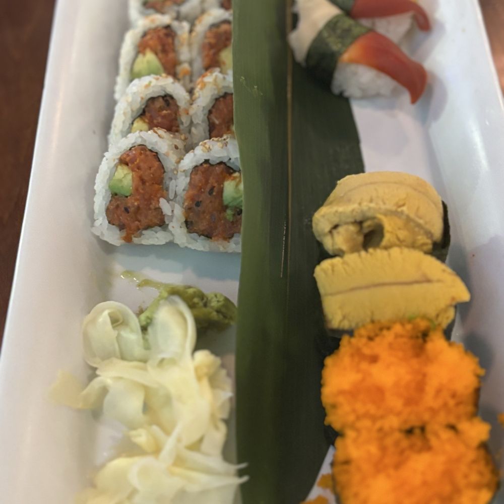 Misaki - Spicy tuna roll, tobiko, uni, and surf clam - Sushi Bars Near Me - Aurora, Colorado Misaki - Spicy tuna roll, tobiko, uni, and surf clam - Sushi Bars Near Me - Aurora, Colorado