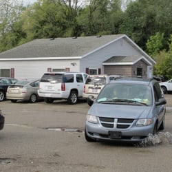 Tea Pot East - The parking lot is big!