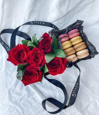 Flowers + macarons combos - When beautiful meets delicious, Azelly magic happens! Delight your loved ones with our exclusive boxed bouquets complimented with our signature French macarons that have been our customers' favorite since 2016! Select one of our bestselling designs on the website, and feel free to give us a call if you want something special (we love hearing about your floral fantasies lol)! Flowers + macarons combos - When beautiful meets delicious, Azelly magic happens! Delight your loved ones with our exclusive boxed bouquets complimented with our signature French macarons that have been our customers' favorite since 2016! Select one of our bestselling designs on the website, and feel free to give us a call if you want something special (we love hearing about your floral fantasies lol)!
