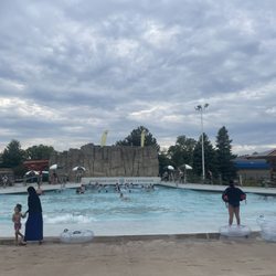 Rolling Hills Water Park - Wave pool