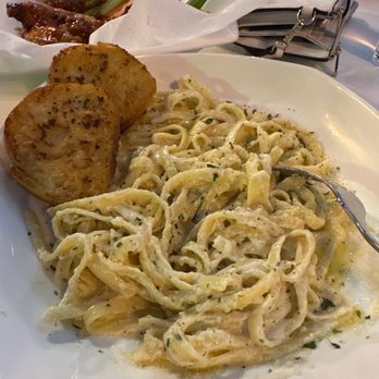 Fire Taproom - Alfredo and toast... soooo creamy and the toast is sooo buttery - Sports Bars Near Me - Sacramento, California Fire Taproom - Alfredo and toast... soooo creamy and the toast is sooo buttery - Sports Bars Near Me - Sacramento, California
