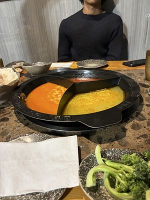 Golden Dragon Hot Pot 金龍火锅 by null
