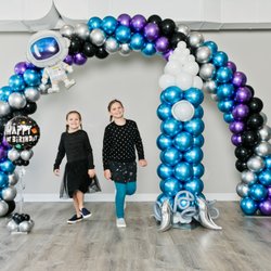 Balloon Zoom - Balloon Arches and Balloon Columns for Birthdays in DC, Maryland and Virginia Shown, Astronaut Balloons! | Balloon Zoom | DC