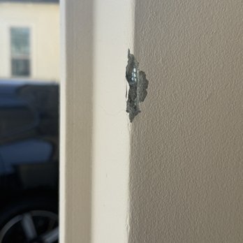 Maison Moving - Damaged Porch. - Movers Near Me - Chino Hills, California Maison Moving - Damaged Porch. - Movers Near Me - Chino Hills, California