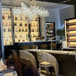 Zara Nail Bar - Display bar