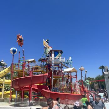 Six Flags Hurricane Harbor - Water Parks Near Me - Valencia, California Six Flags Hurricane Harbor - Water Parks Near Me - Valencia, California