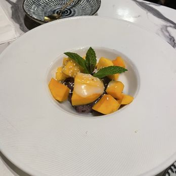 Kin Long Beach - Mango Sticky Rice - Thai Near Me - Long Beach, California Kin Long Beach - Mango Sticky Rice - Thai Near Me - Long Beach, California