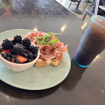 Leafs and Grounds - Coffee & Tea Near Me - Las Vegas, Nevada