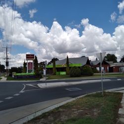 The Old Town 'N' Country Tavern - Outside