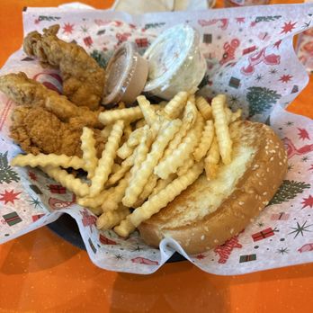 Raising Cane's Chicken Fingers - 3 Piece combo with coleslaw - Fast Food Near Me - Vancouver, Washington