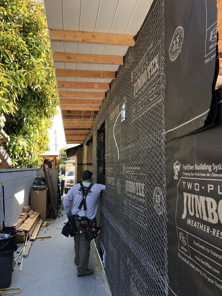 Slide of Green Oak Builders