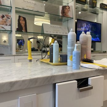 Drybar - Walnut Creek - the salon area - Blow Dry/Out Services Near Me - Walnut Creek, California