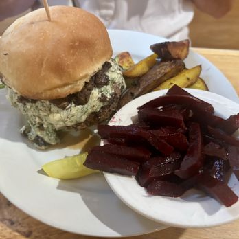 Horn O Plenty - Burger - Pizza Near Me - Bedford, Pennsylvania Horn O Plenty - Burger - Pizza Near Me - Bedford, Pennsylvania