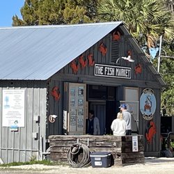 Shelly's Seafood & Fish Market - Outside