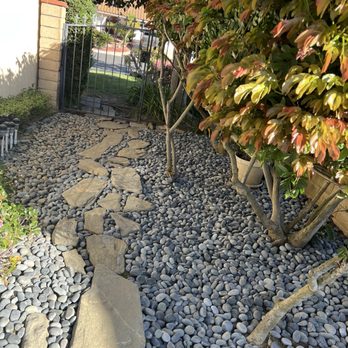 Cal Blend Soils - 1-2 Mexican Beach Pebble - Nurseries & Gardening Near Me - Irwindale, California