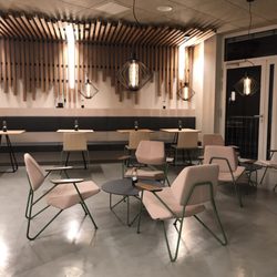 Airbase Hotel - Lounge Bereich im 1.OG