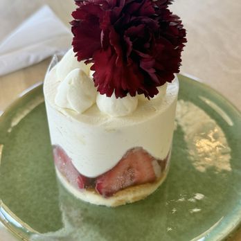 Hinar - Strawberry cake - Cafes Near Me - San Diego, California Hinar - Strawberry cake - Cafes Near Me - San Diego, California