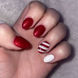 Charming Nails - Christmas nails by Kim!! I'm in love!!