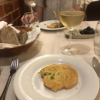 Restaurante Laurentina - Codfish cakes - Portuguese Near Me - Lisbon, 11