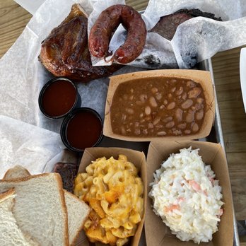 Black's Barbecue Austin - Fatty brisket, baked beans, coleslaw, Mac n cheese, jalapeño sausage, pork rib, bbq chicken - Barbeque Near Me - Austin, Texas Black's Barbecue Austin - Fatty brisket, baked beans, coleslaw, Mac n cheese, jalapeño sausage, pork rib, bbq chicken - Barbeque Near Me - Austin, Texas