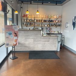 Seattle Sun Tan - Lobby
