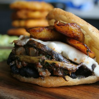 Om Sabor - Arepa de Pabellon Criollo Venezuelan Corn Cakes stuffed with Plantains, Beans, Cheese, Sauteed Plantain Skins - Caterers Near Me