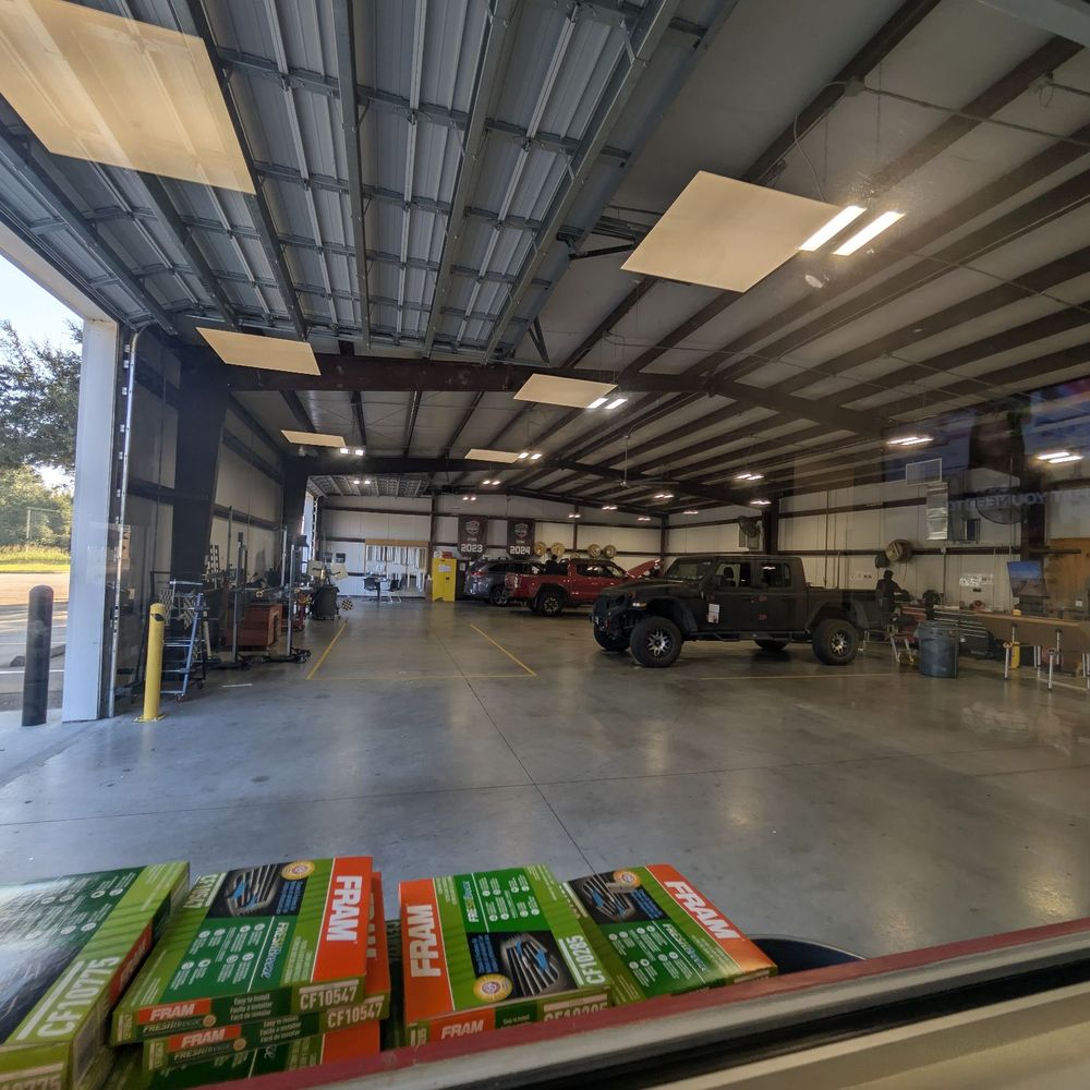 Safelite AutoGlass - Garage - Windshield Installation & Repair Near Me - Pearland, Texas Safelite AutoGlass - Garage - Windshield Installation & Repair Near Me - Pearland, Texas