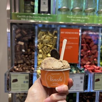 Venchi - Mango Espresso Gelato - Ice Cream & Frozen Yogurt Near Me - Venezia, VE