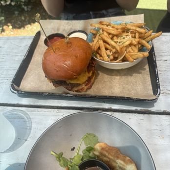 Blackbird Tavern - Burger and fries - Gastropubs Near Me - Temecula, California Blackbird Tavern - Burger and fries - Gastropubs Near Me - Temecula, California