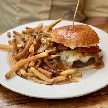 Vesta Rooftop Kitchen - Chorizo burger - Breakfast & Brunch Near Me - Bethel, Connecticut Vesta Rooftop Kitchen - Chorizo burger - Breakfast & Brunch Near Me - Bethel, Connecticut
