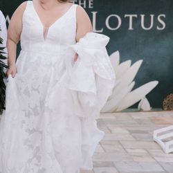Calvet Couture Sarasota - The "V" after alterations closed it to where she was comfortable with it.