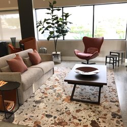 Avanti Furniture - Showroom Calligaris 2020