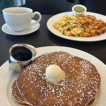 Bea Bea’s - Sweet Cornbread Pancakes and scramble - Coffee & Tea Near Me - Glendale, California