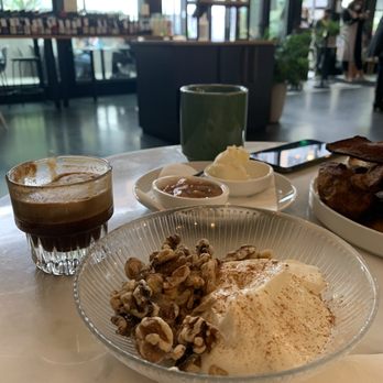 Mr West Coffee - Yogurt and cortado - Wine Bars Near Me - Seattle, Washington Mr West Coffee - Yogurt and cortado - Wine Bars Near Me - Seattle, Washington