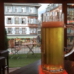 hannenfass - .... Blick nach draußen, da es regnet ...