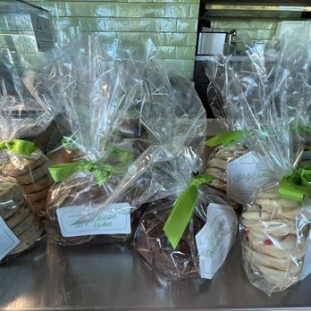 Hive Bakery & Cafe - Bakeries Near Me - West Palm Beach, Florida