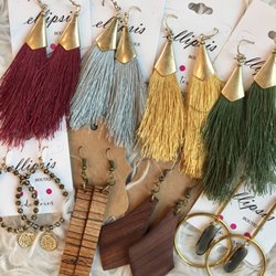 Ellipsis Boutique - Fashion Earrings...