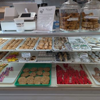 Montauk Bake Shoppe - Cookies - Bakeries Near Me - Montauk, New York