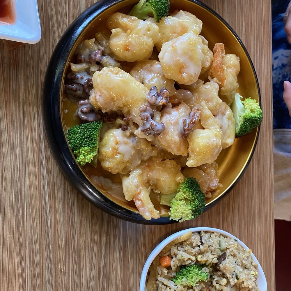 wu's Crab - Honey Walnut Fried Shrimp & veggie fried rice - Seafood Near Me - Layton, Utah wu's Crab - Honey Walnut Fried Shrimp & veggie fried rice - Seafood Near Me - Layton, Utah