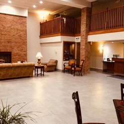 Country Inn & Suites by Radisson, Jonesborough-Johnson City West - The unfinished lobby. Just like it was 4 months ago.