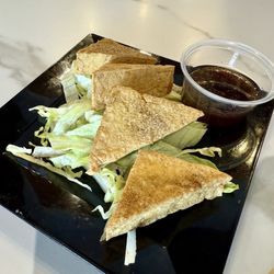 9 Bar Taiwan Cafe - Fried tofu