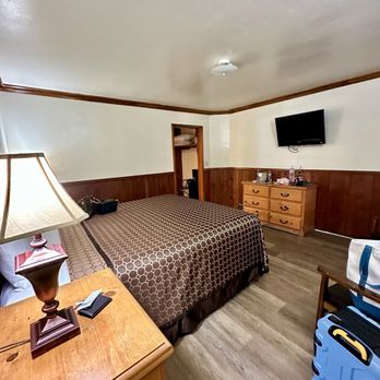 Kernville Inn - Room 152 - Hotels Near Me - Kernville, California Kernville Inn - Room 152 - Hotels Near Me - Kernville, California