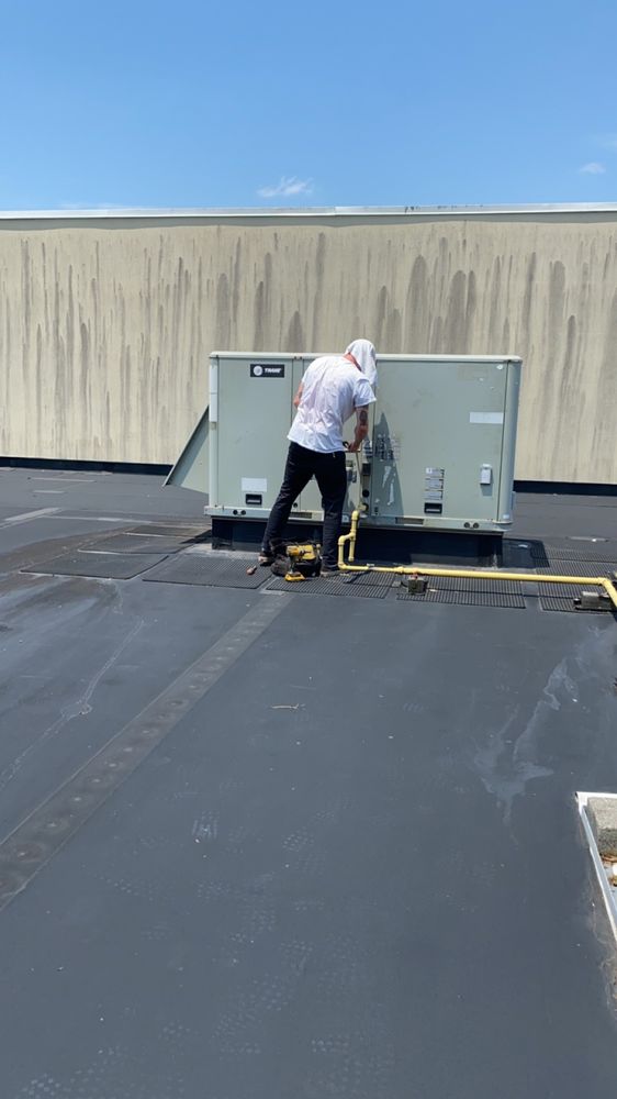 Slide of Smitty’s Hvac/r & Plumbing Services