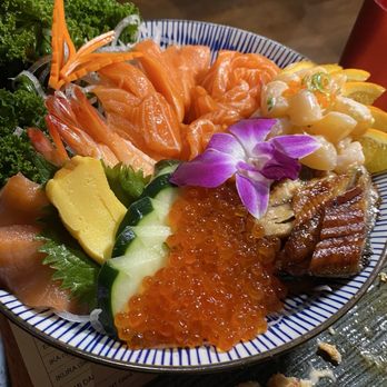 Sushi Damu - Sashimi scallop, unagi, salmon, ikura - Sushi Bars Near Me - Tustin, California