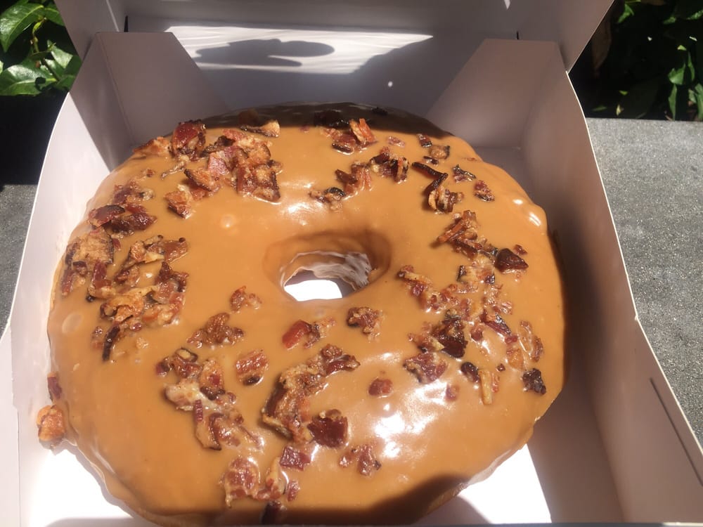 Lard Lad Donuts 544 Photos 194 Reviews Doughnuts 100 Universal City Plz Universal City Ca United States Phone Number